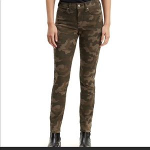 Levi’s 311 Camo Skinny Jeans Size 27 NWT